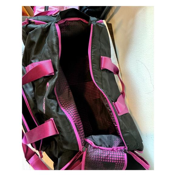 Vintage Oakley 27 x 12 Gym Bag, Pink/Black Excellent Condition! - Picture 4 of 4